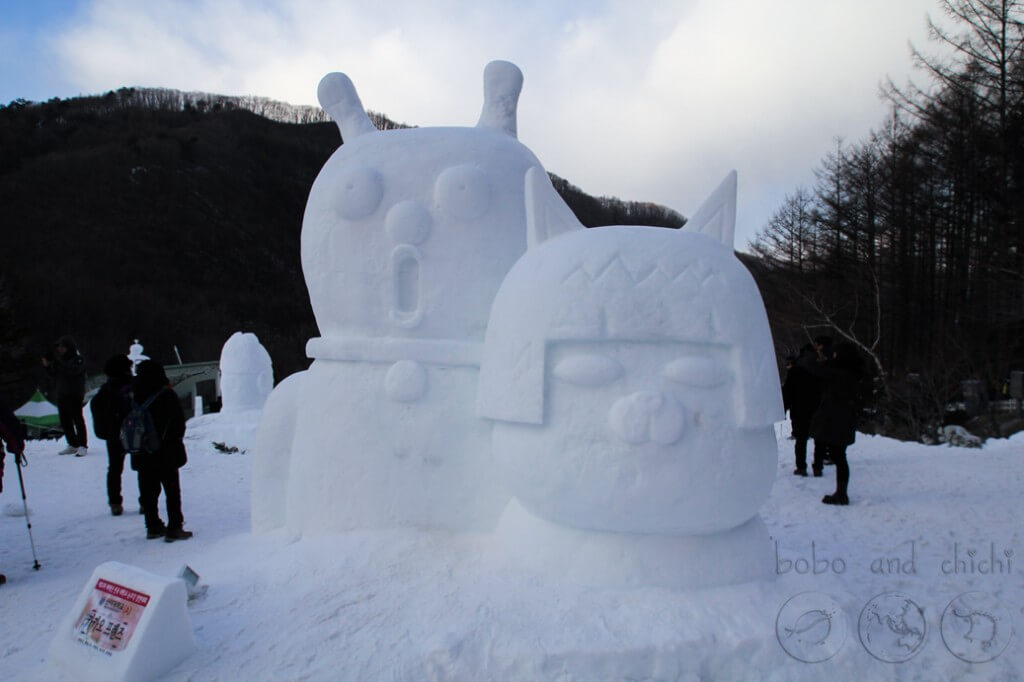 Taebaekson Snow festival double statue