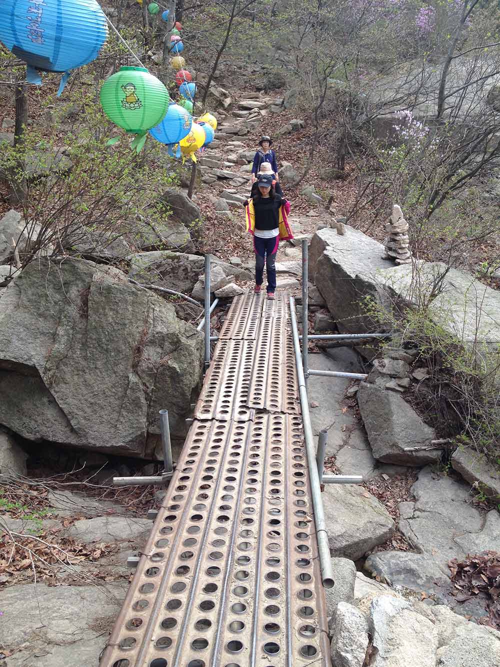 Road to the Golden Buddha at Bukhansan