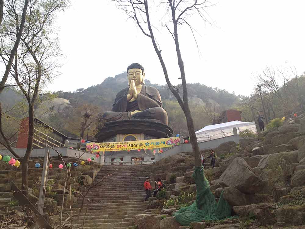 Road to the Golden Buddha at Bukhansan