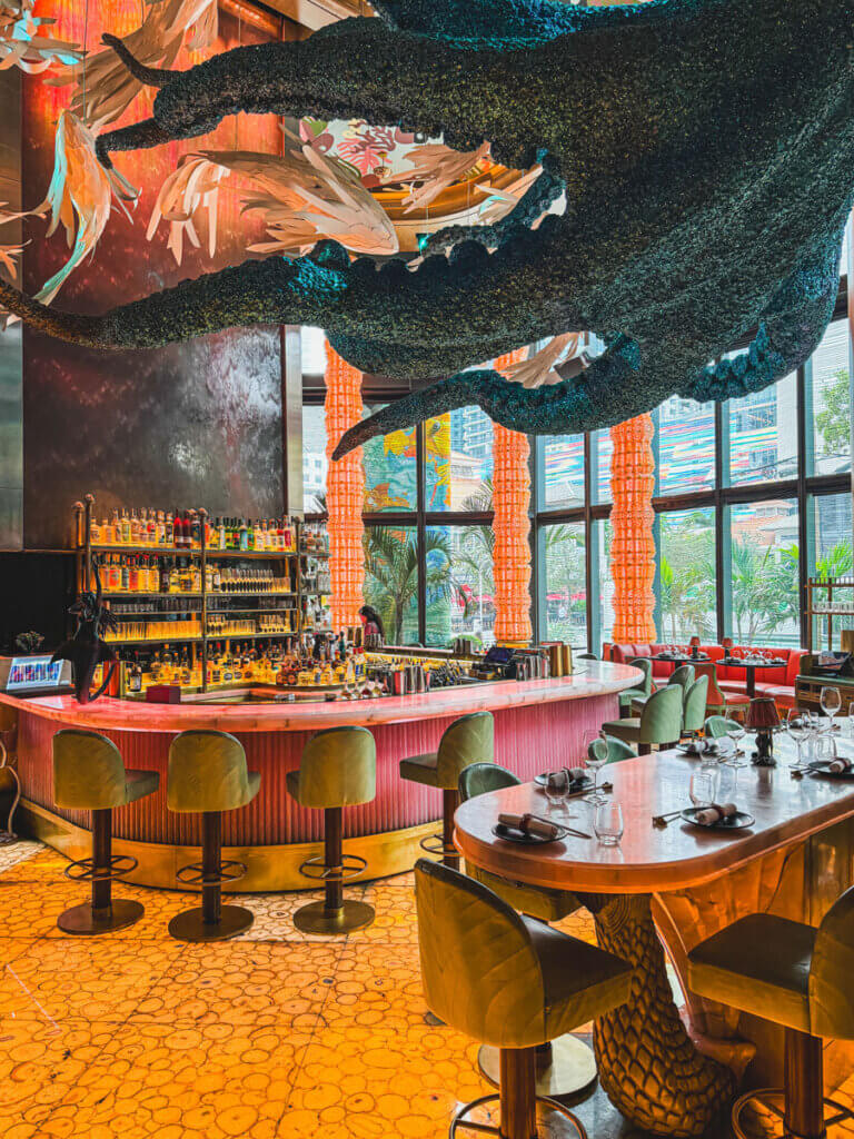 Inside-Sexy-Fish-restaurant-in-Miami-Florida