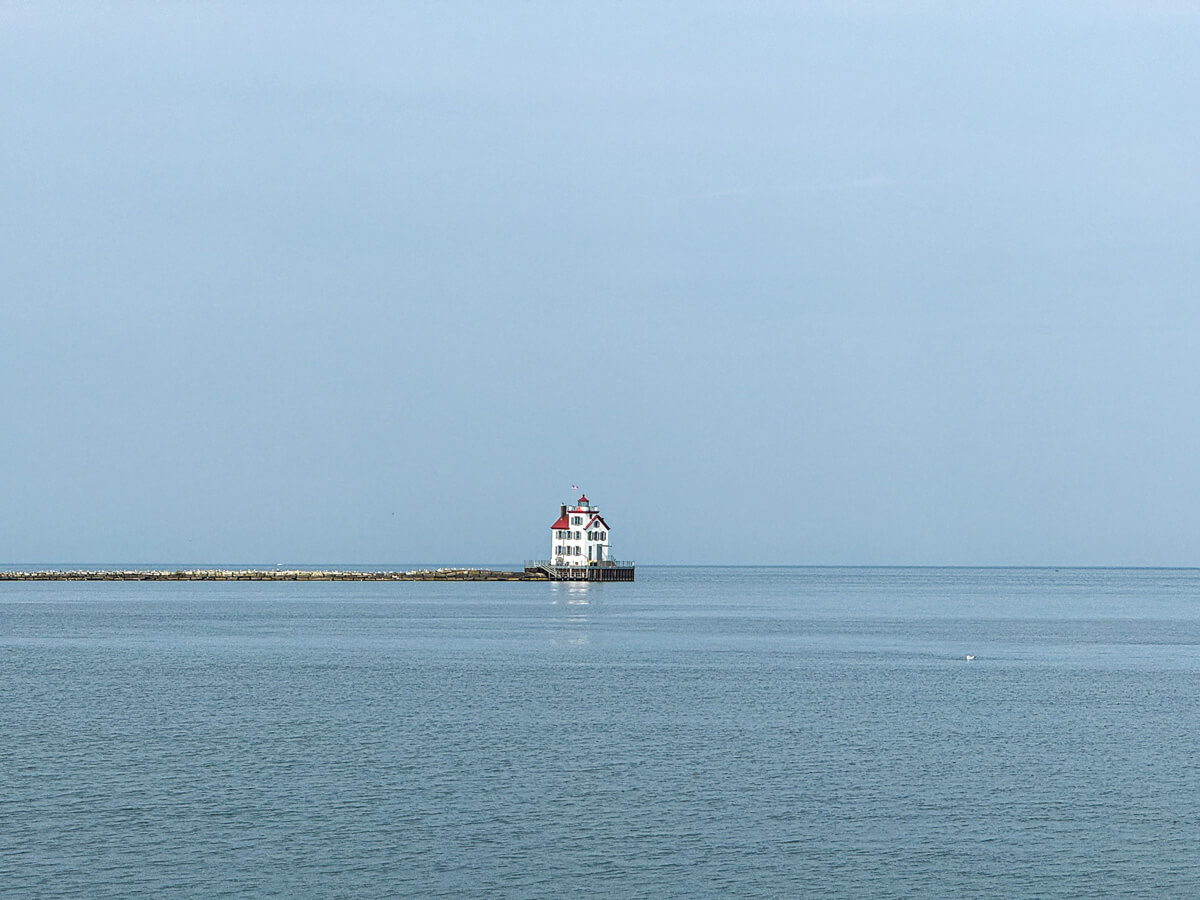 Lorain-Lighthouse-on-Lake-Erie-in-Ohio