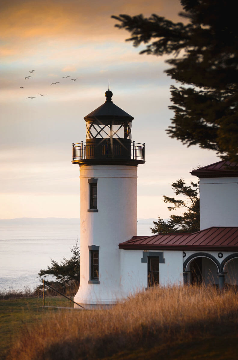 Admirality-Head-Lighthouse-at-Fort-Casey-on-Whidbey-Island-in-Washington