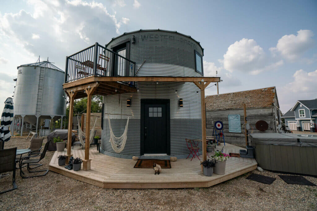 Alive Sky Lodge in Rosetown Saskatchewan a luxury grain bin hotel