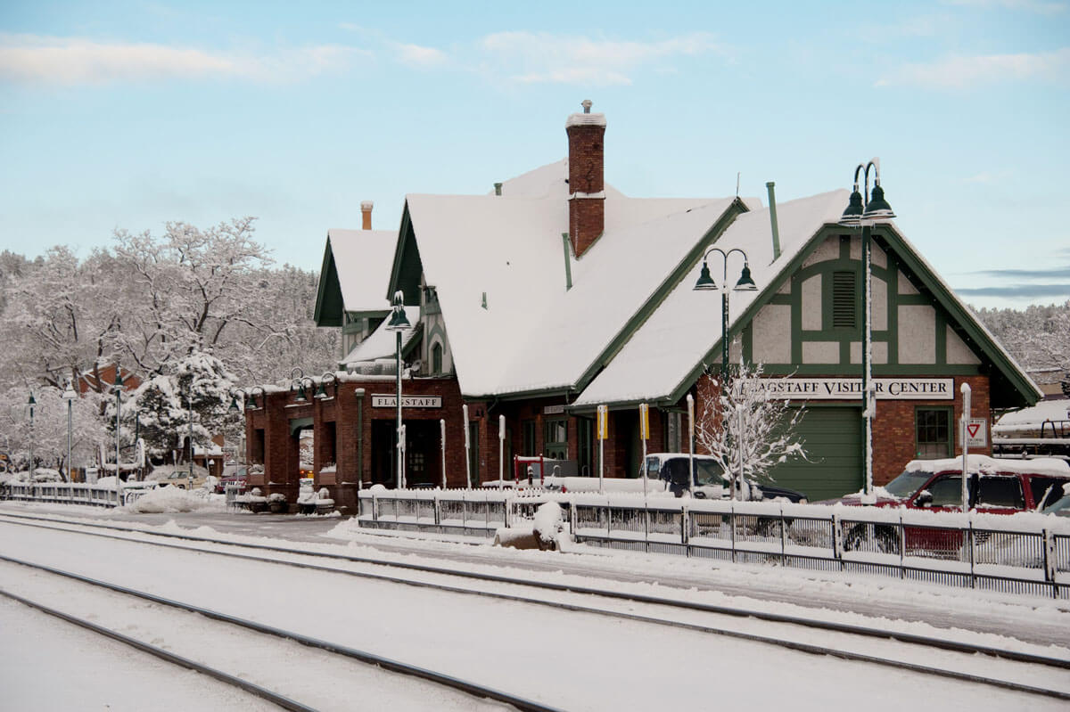 Amtrak-station-in-Flagstaff-AZ-in-winter
