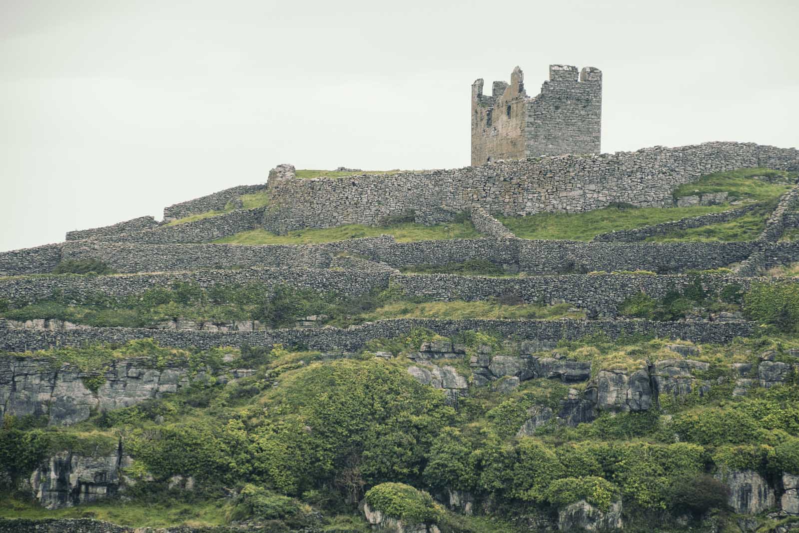 Inisheer-Castle-Ruins-Aran-Islands-Ireland