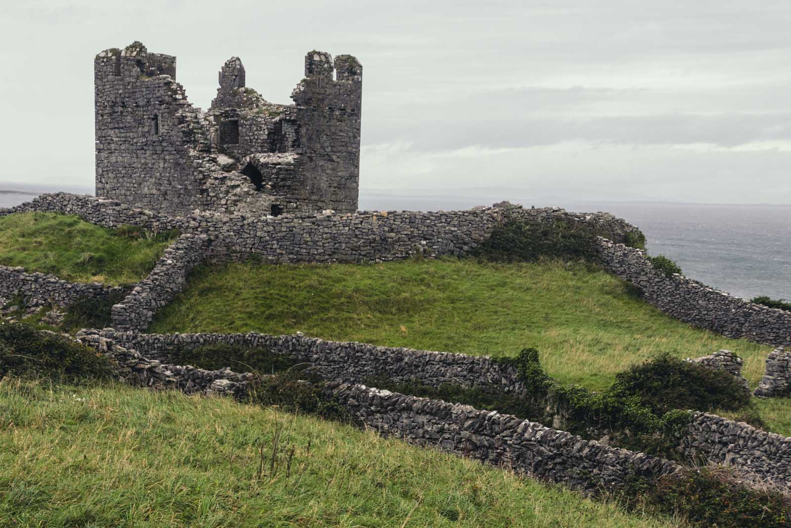 Inisheer-Castle-Ruins-Aran-Islands