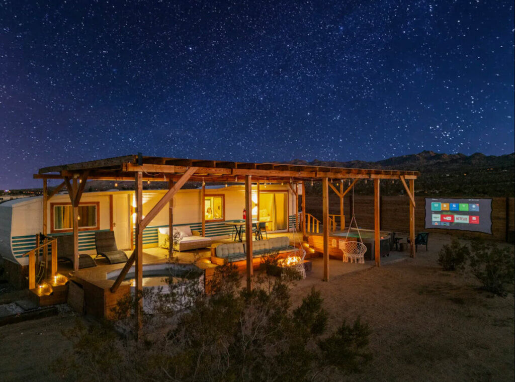 Art-of-the-Desert-Airbnb-in-Joshua-Tree-set-in-Lucille-Ball's-trailer