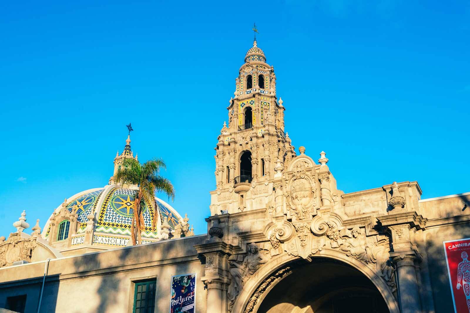  Balboa Park San Diego dome et bâtiment où se trouve le Musée de l'Homme 