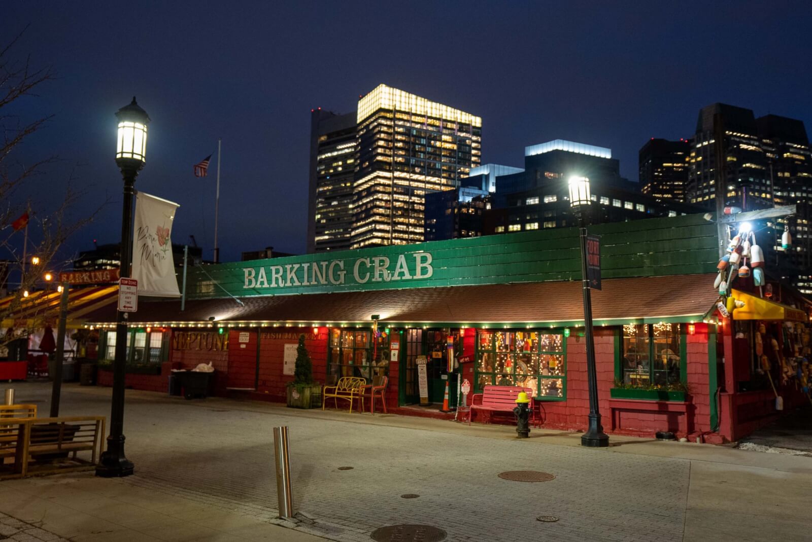 Barking Crab Restaurant in Boston at night