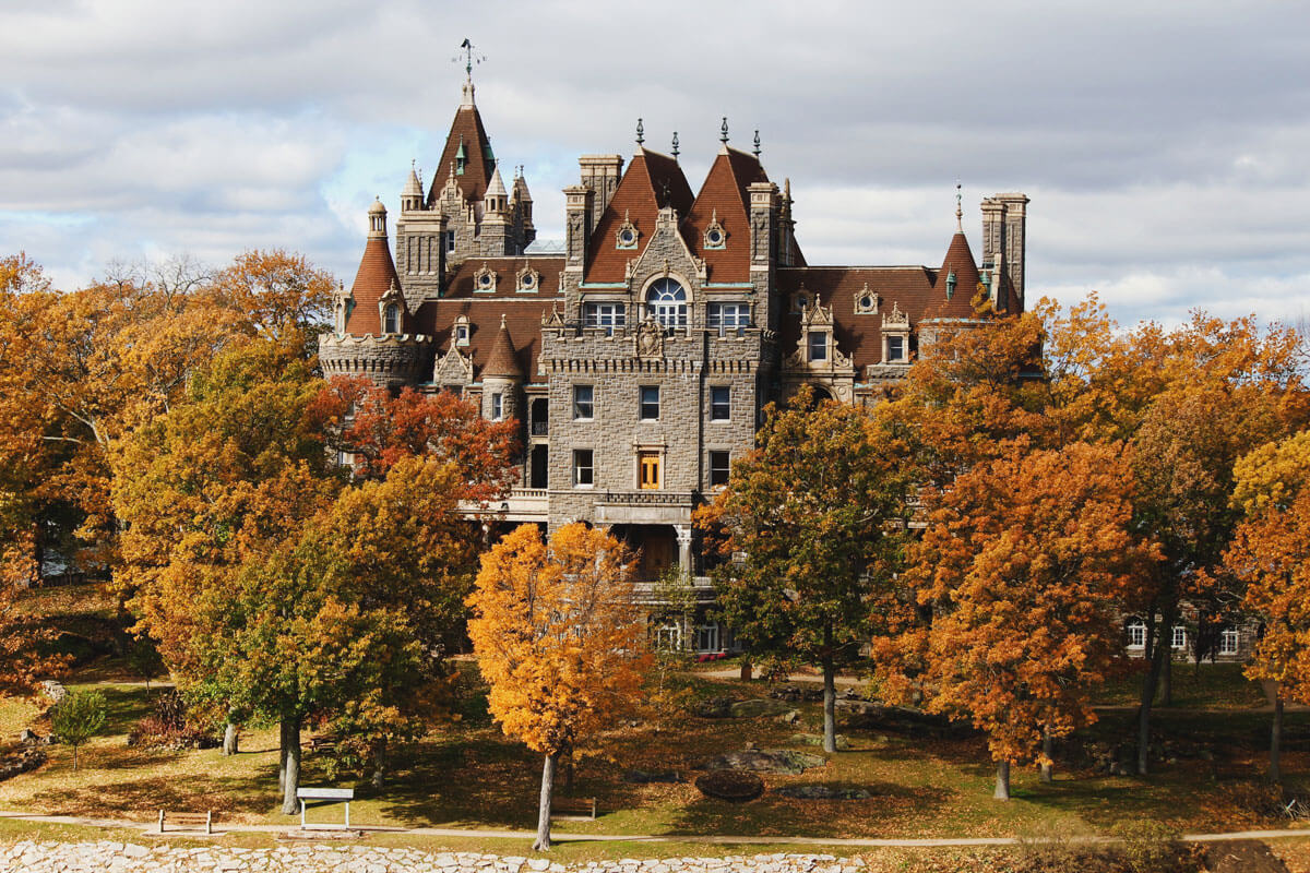 Boldt-Castle-in-Thousand-Islands-Alexandria-New-York-in-the-Fall