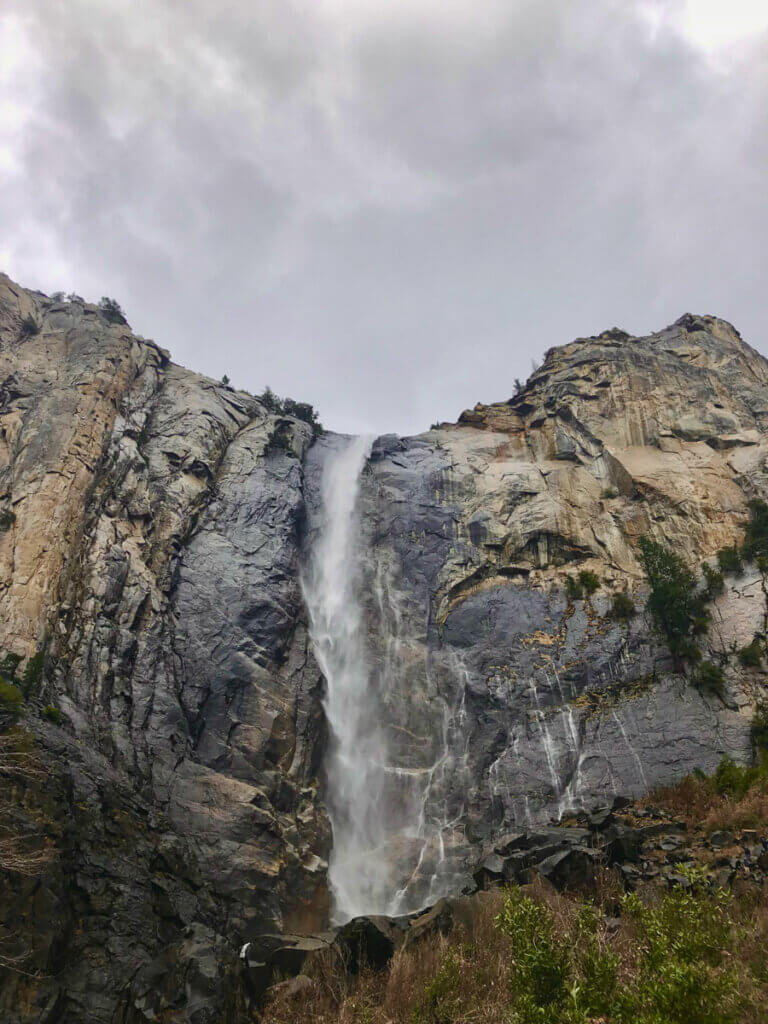 Bridalveil-Falls-in-Yosemite-National-Park-in-the-Yosemite-Valley