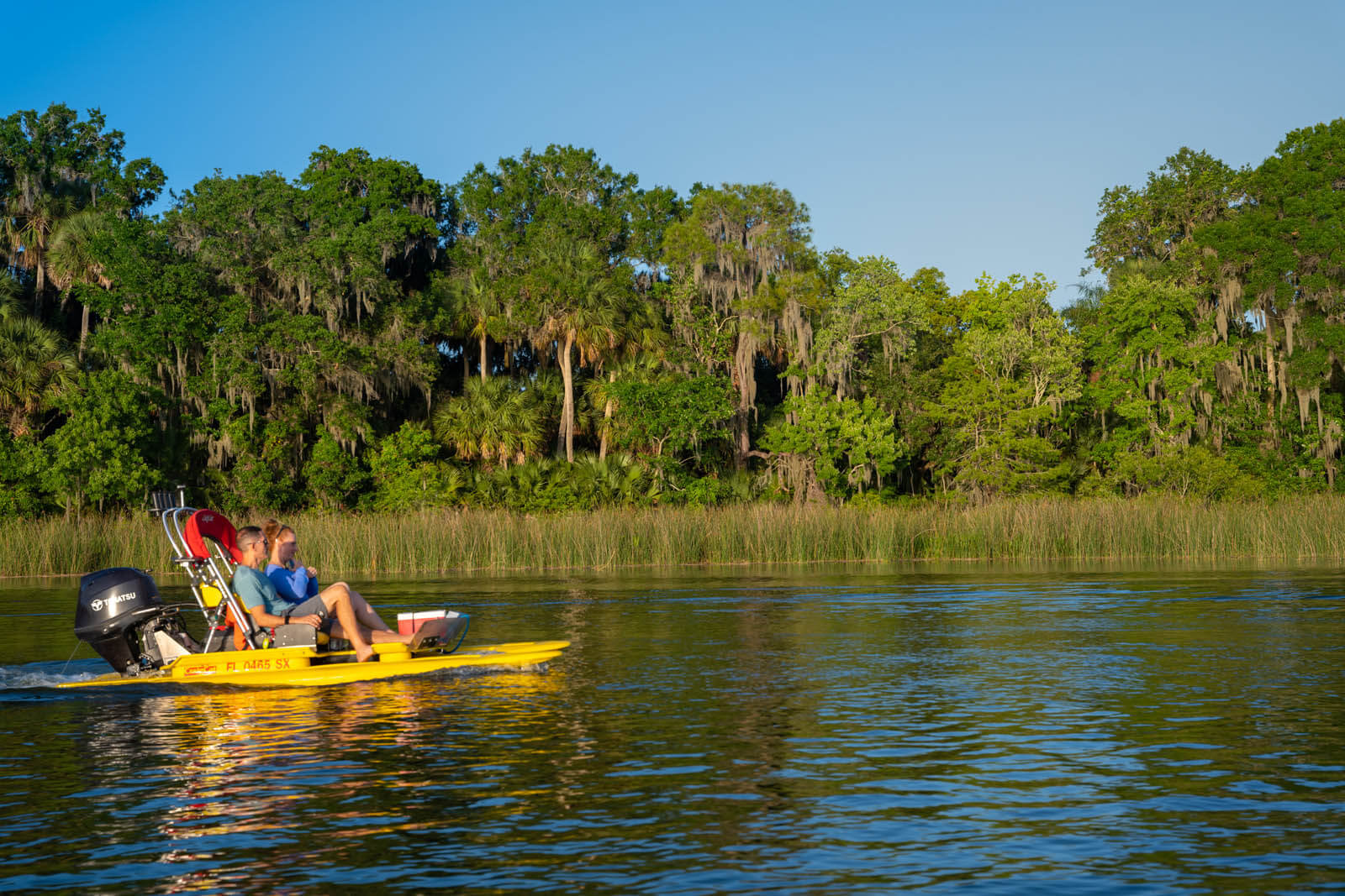 Cat Boat Tour on Lake Dora in Mount Dora Florida