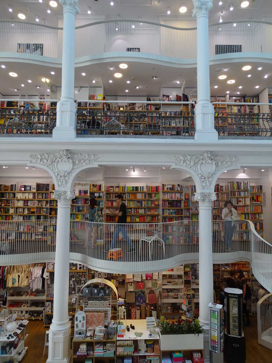 Cărturești-Carusel-bookshop-in-Bucharest-Romania