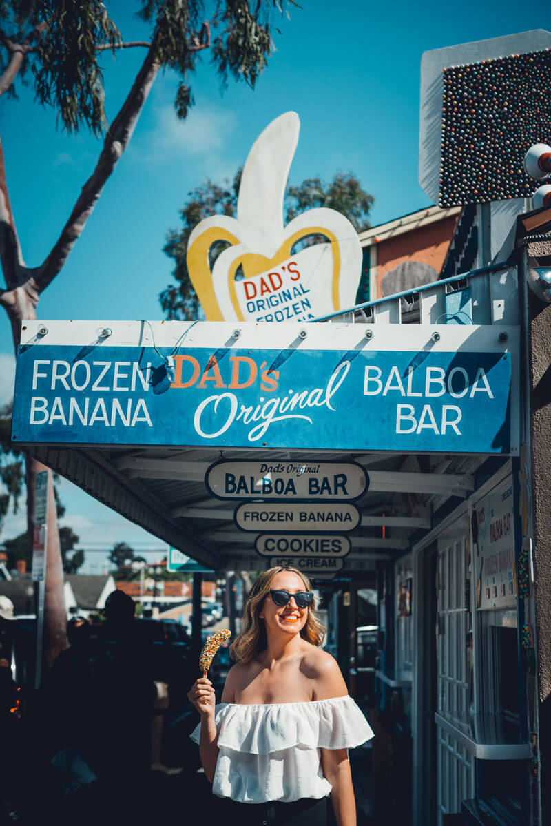 Dads-Frozen-Banana-Stand-on-Balboa-Island-in-Newport-Beach-California