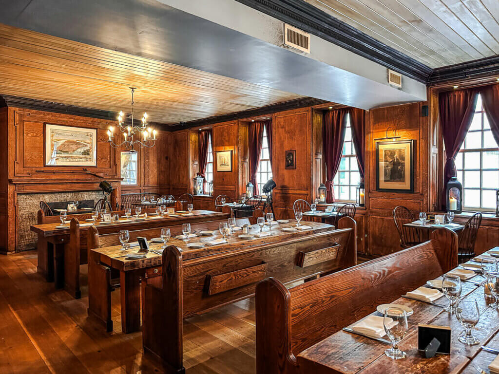 Dining-Room-at-Fraunces-Tavern-in-Lower-Manhattan-NYC