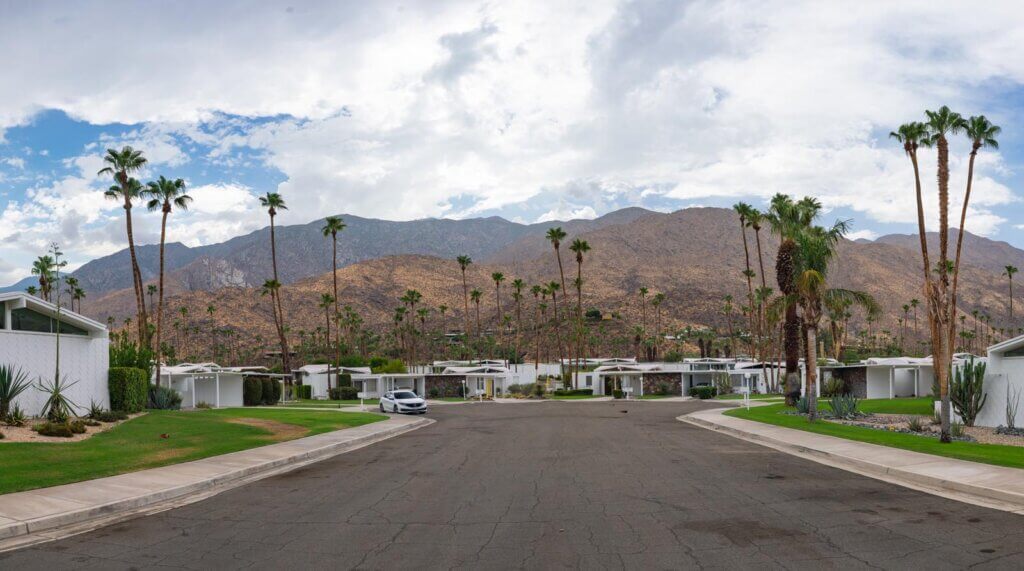 Don't Worry Darling Cul De Sac E Flor Circle in Palm Springs California a mid century modern neighborhood