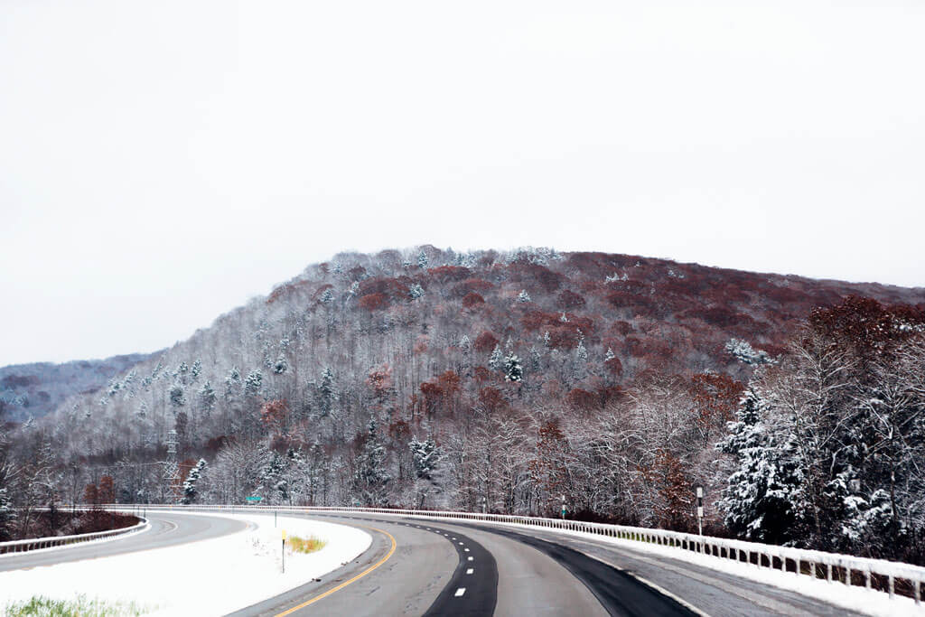 Driving-to-the-Finger-Lakes-in-the-winter