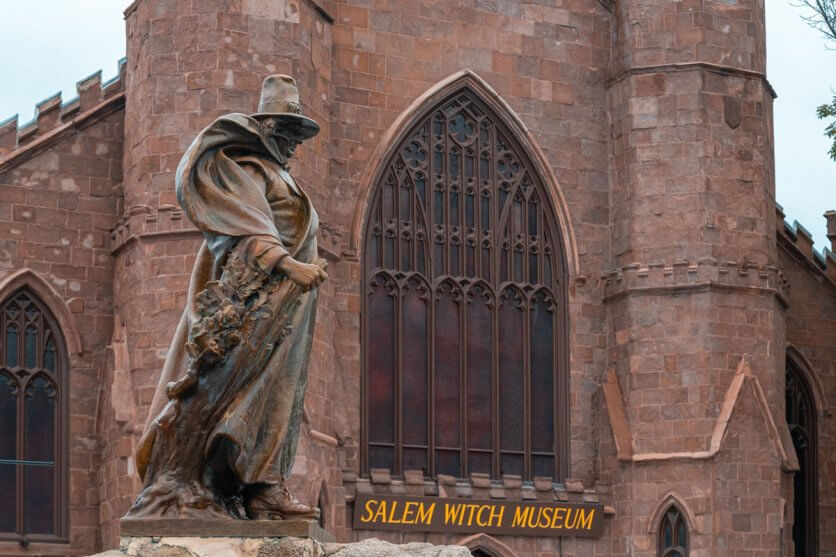 Exterior-of-the-Witch-Museum-in-Salem-MA