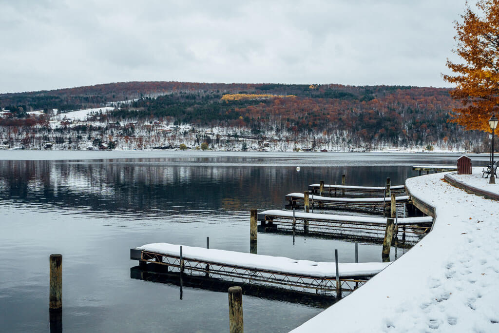 Fall-with-a-blanket-of-snow-in-Hammondsport-New-York-on-Keuka-Lake