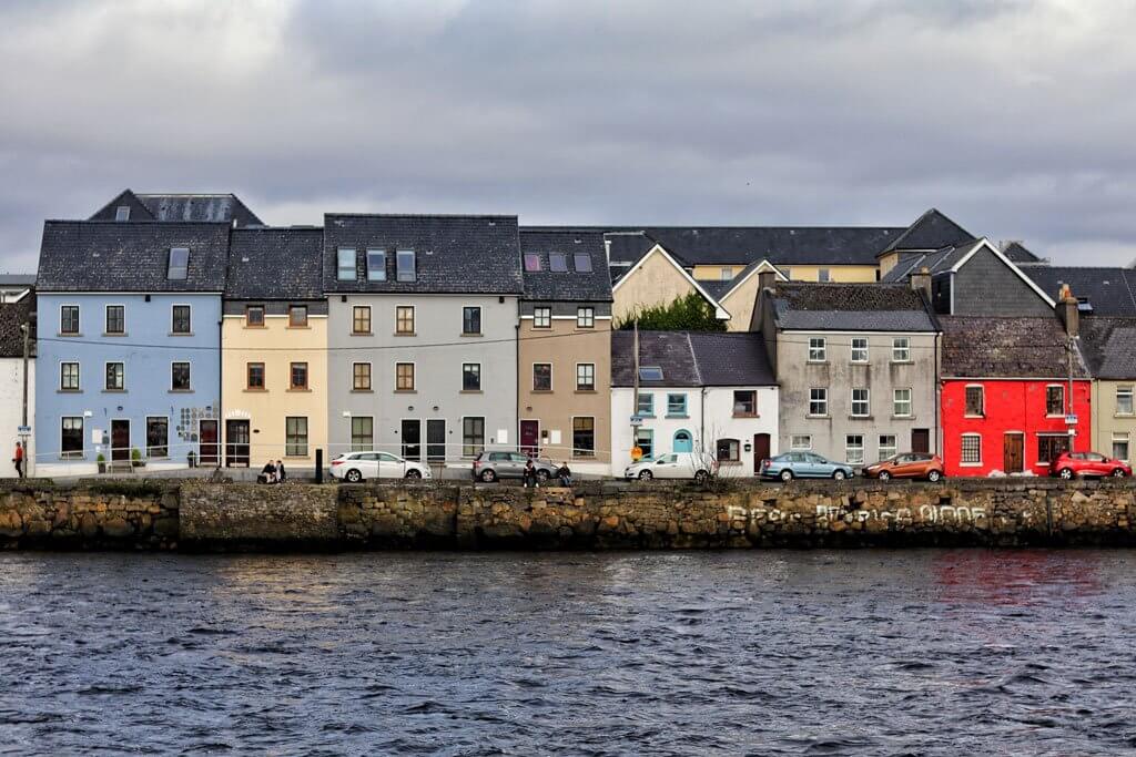Photo of Galway Ireland by https://unsplash.com/@roryhennessey