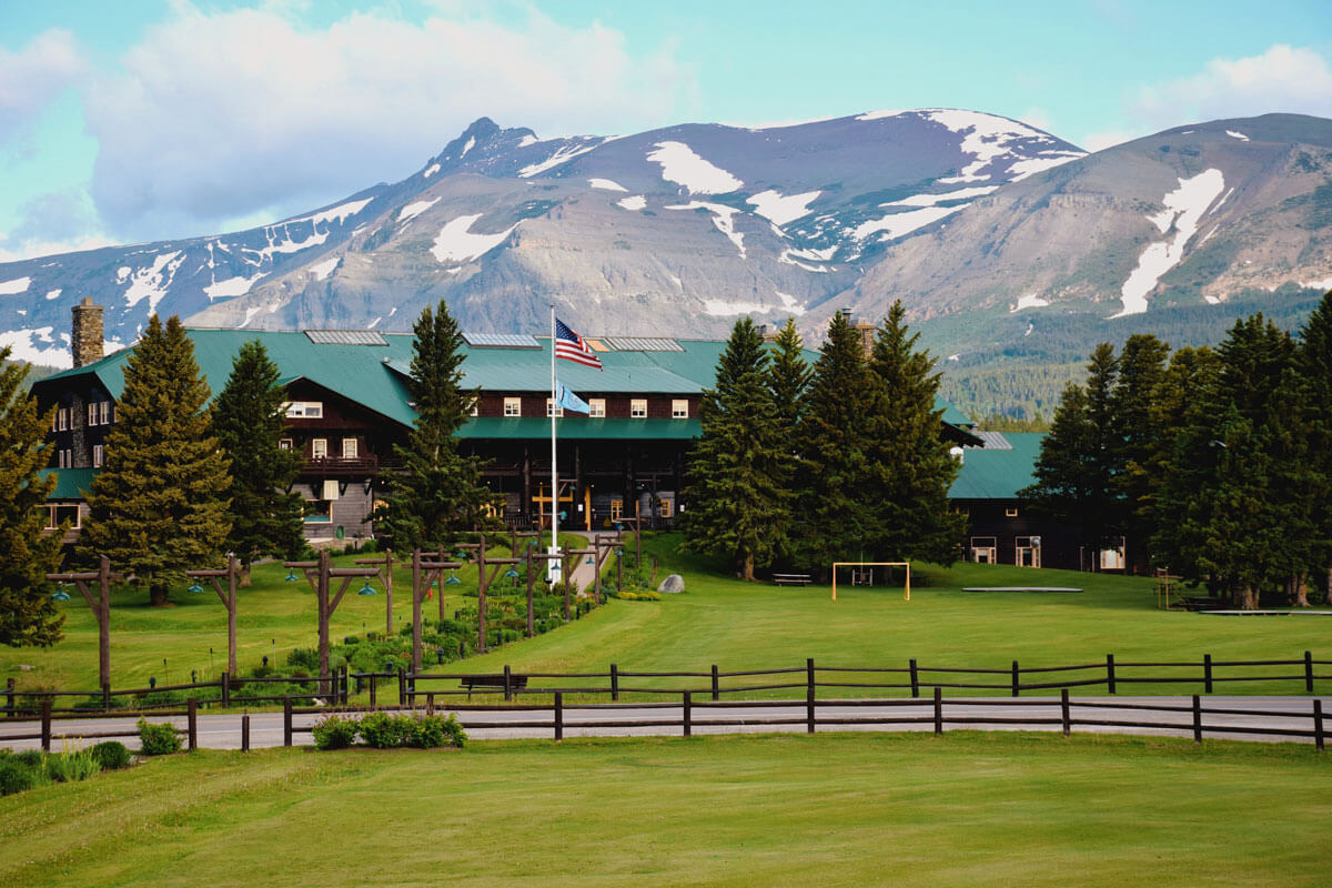 Glacier-Park-Lodge-in-Glacier-National-Park-Montana