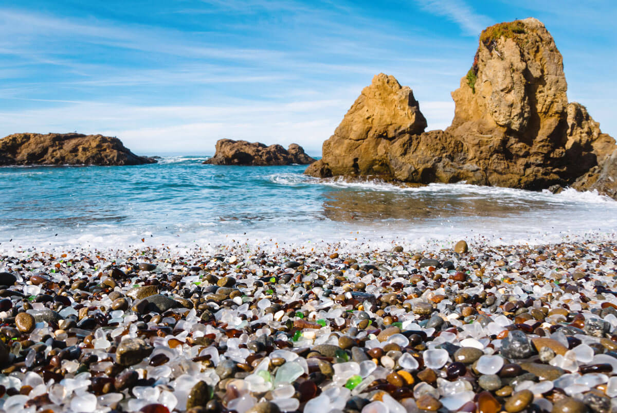 Glass-Beach-at-Fort-Bragg-a-coastal-town-in-California