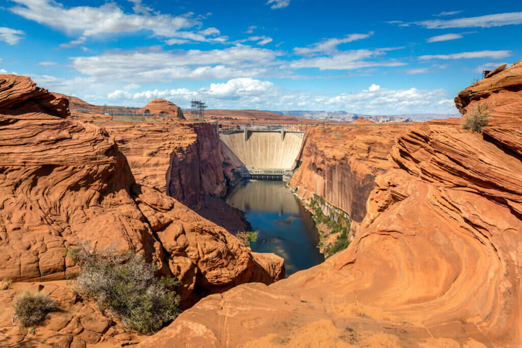 Glen-Canyon-Dam-in-Page-Arizona