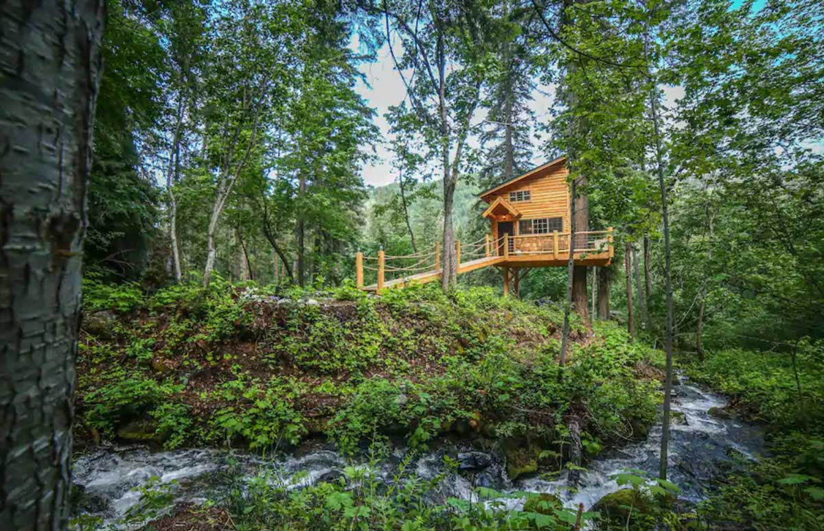 Hansel-Creek-Treehouse-in-Leavenworth-Washington