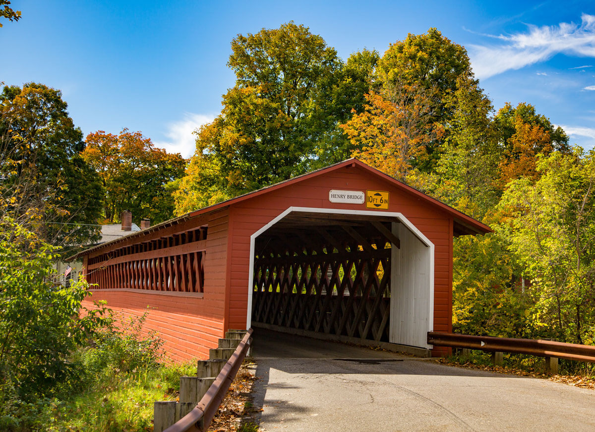 Henry-Covered-Bridge-in-the-fall-near-Bennington-Vermont