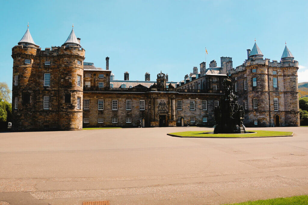 Holyrood-Palace-in-Edinburgh-Scotland