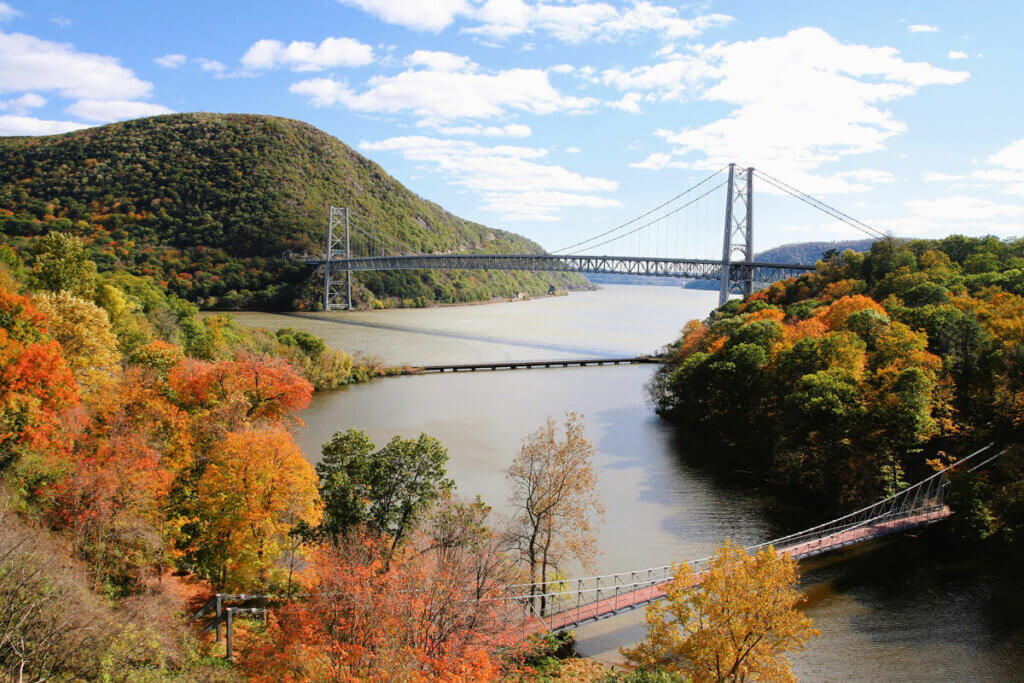Hudson-Highlands-State-Park-in-the-Hudson-Valley-New-York-in-the-fall