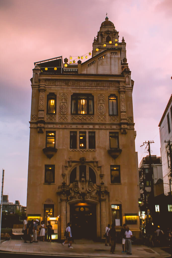 pink sunset view of a building in kawaramachi kyoto