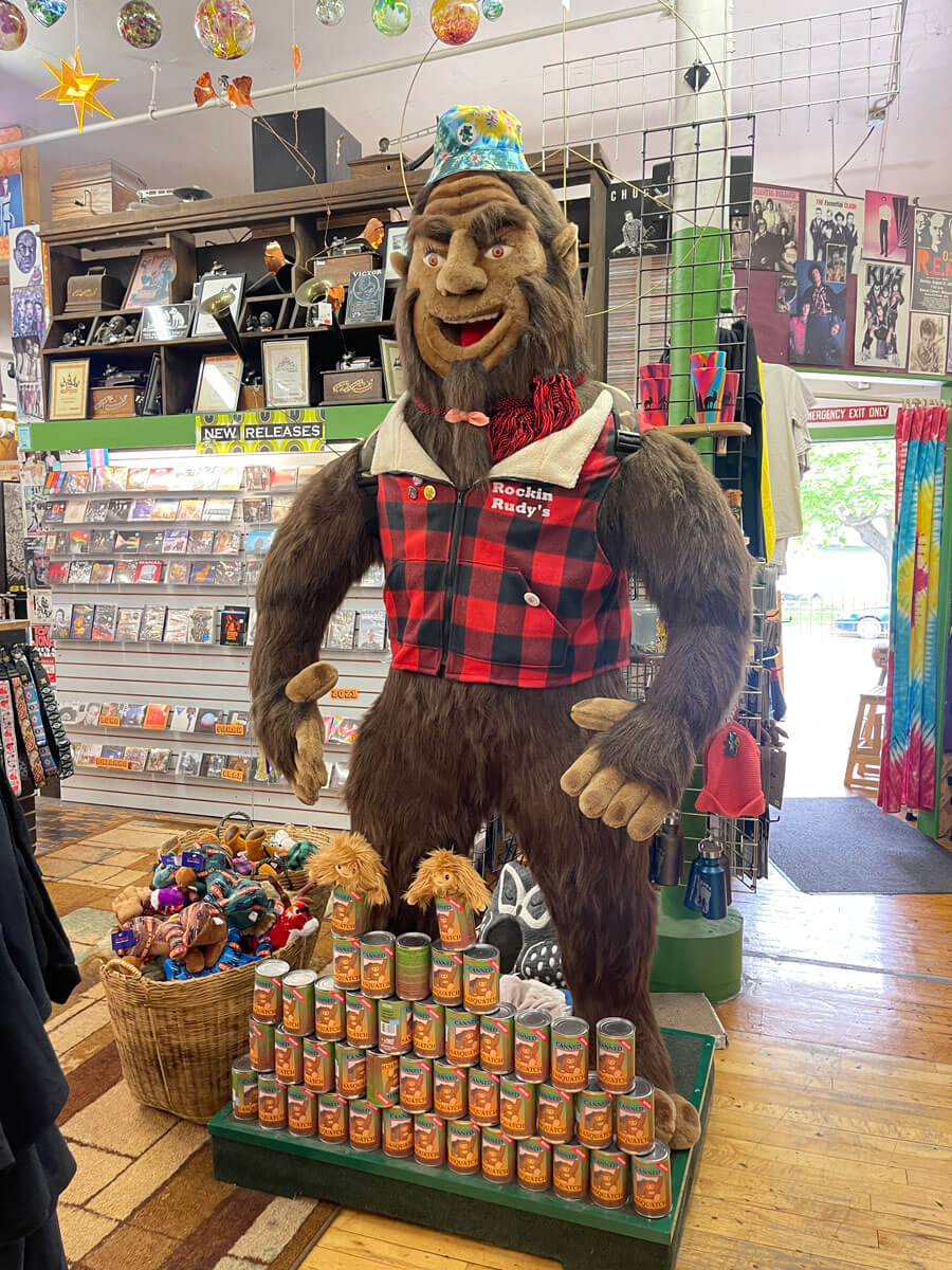 Inside-of-Rockin-Rudys-store-in-Missoula-Montana