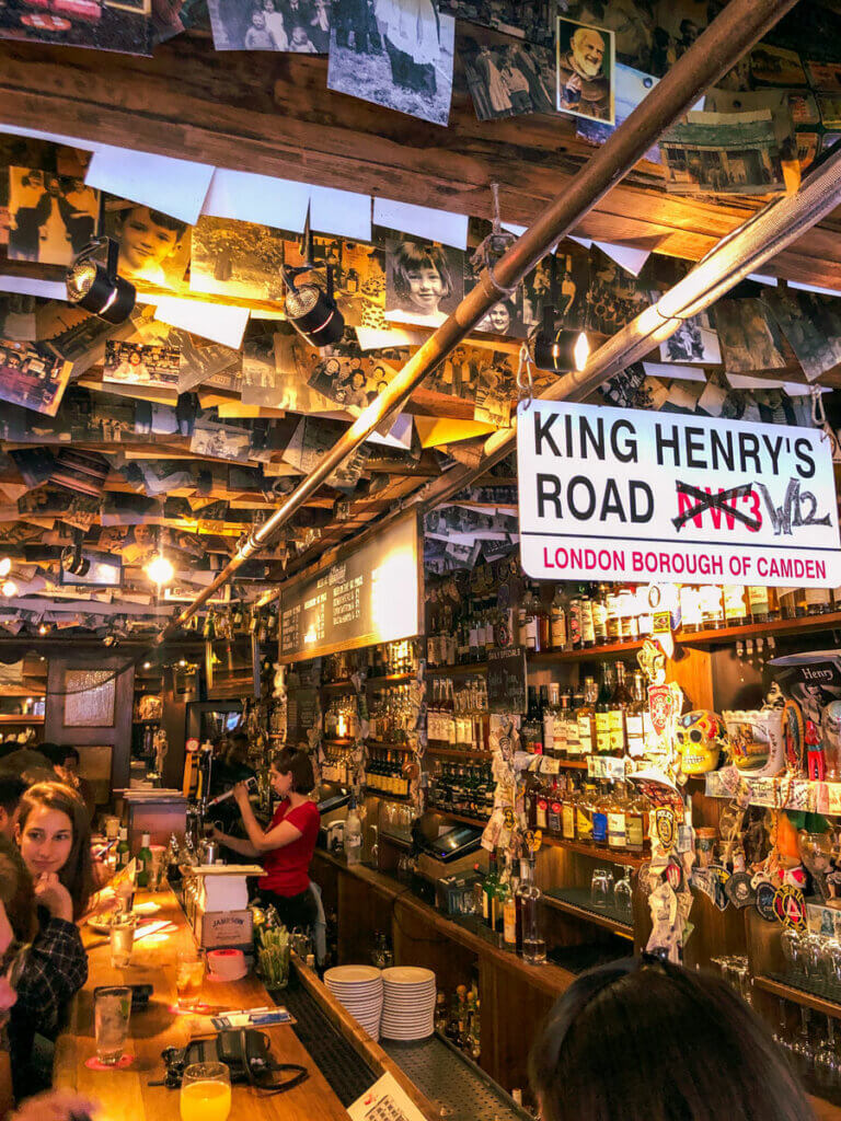 Inside-the-Dead-Rabbit-bar-in-the-Financial-District-in-Lower-Manhattan-NYC