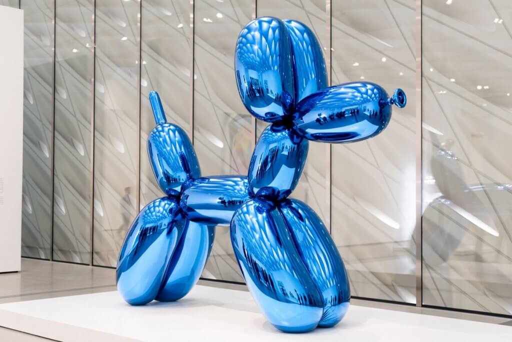 Jeff-Koons-sculpture-at-the-Broad-Contemporary-Art-Museum-in-Downtown-Los-Angeles
