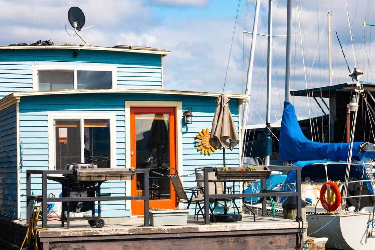 Jicama-houseboat-rental-on-south-lake-union-in-seattle