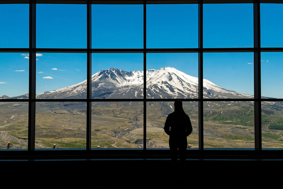 Johnston-Ridge-Observatory-overlooking-Mount-St-Helens-in-Oregon