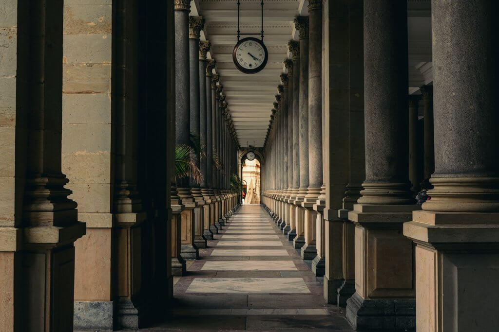 karlovy vary mill colonnade