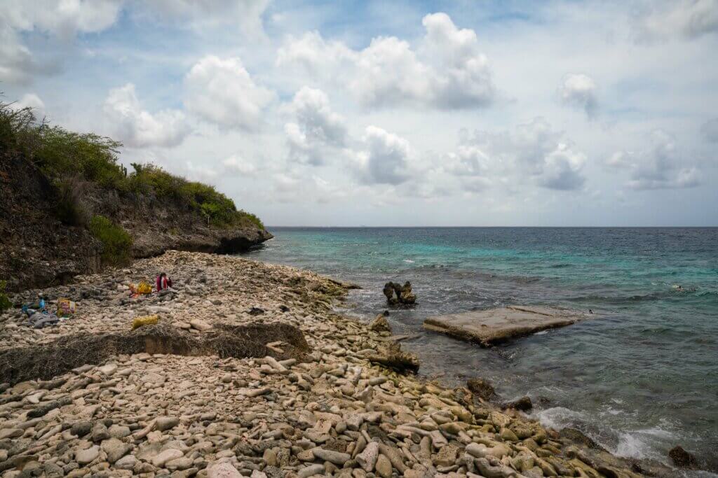 Karpata dive and snorkeling in Bonaire spot along the Queen's Highway