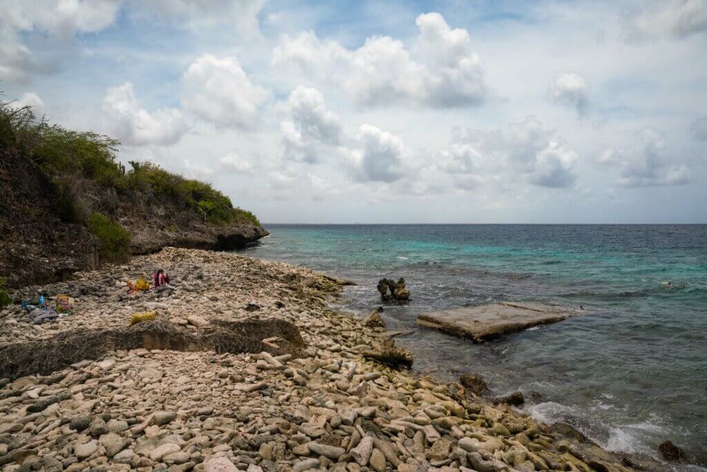 Karpata dive and snorkeling in Bonaire spot along the Queen's Highway