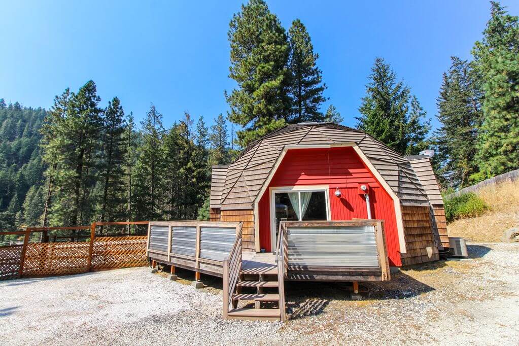 Kuppel Haus geo dome stay in Washington in Leavenworth