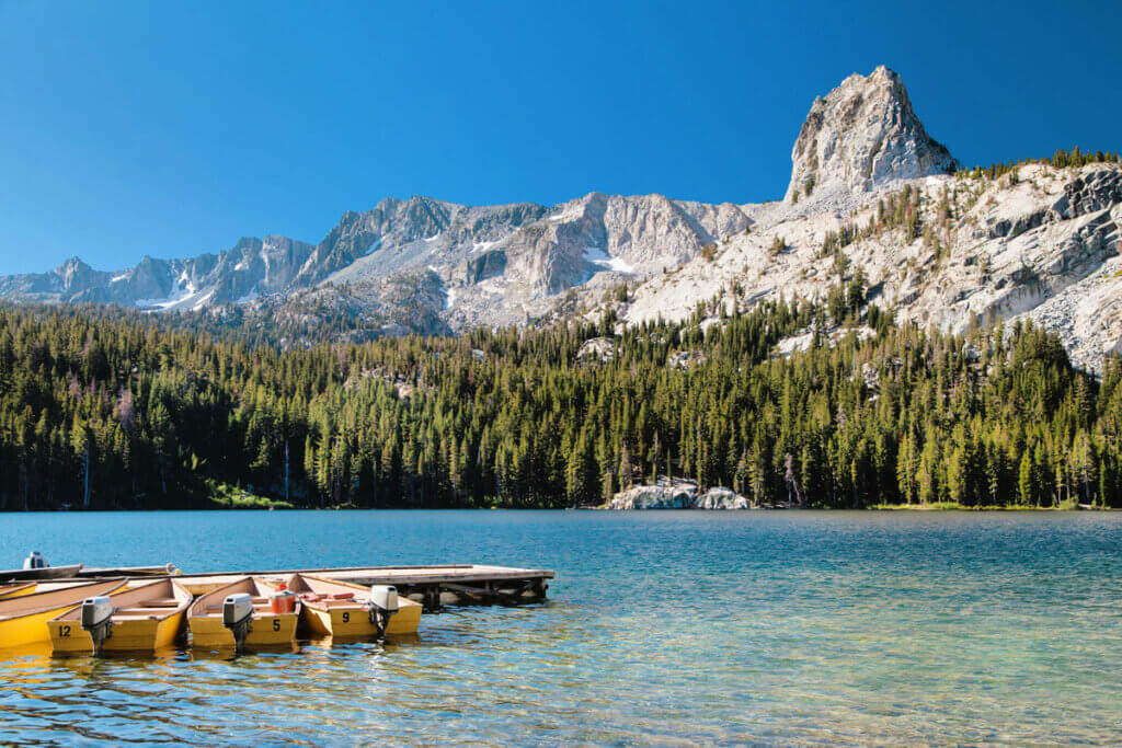 Lake-George-at-Mammoth-Lakes-California