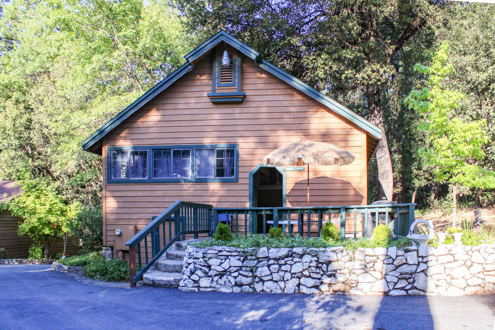 Lazy Z Resort Cabin getaway in Twain Harte California