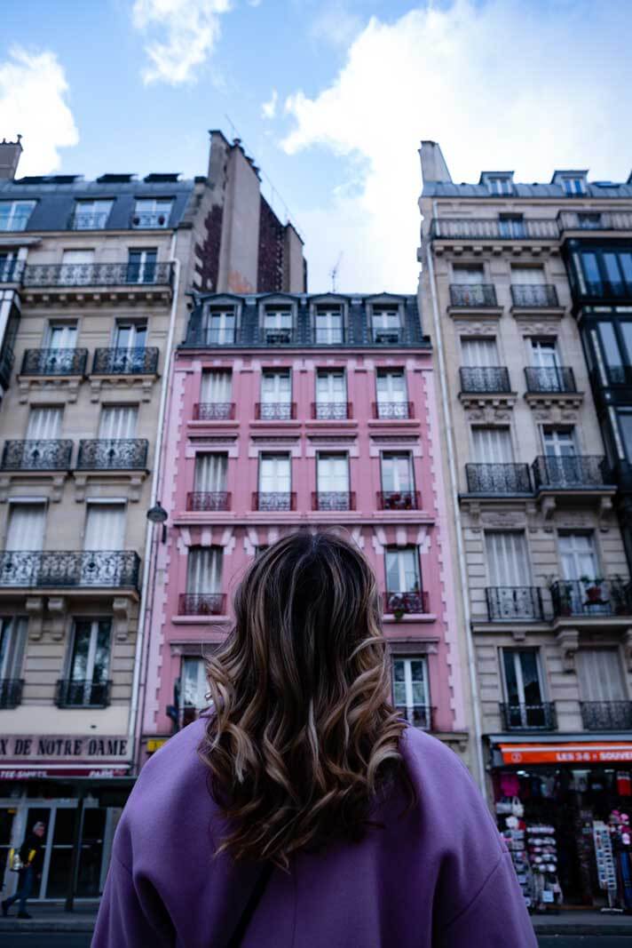 Megan looking at gorgeous Paris architecture