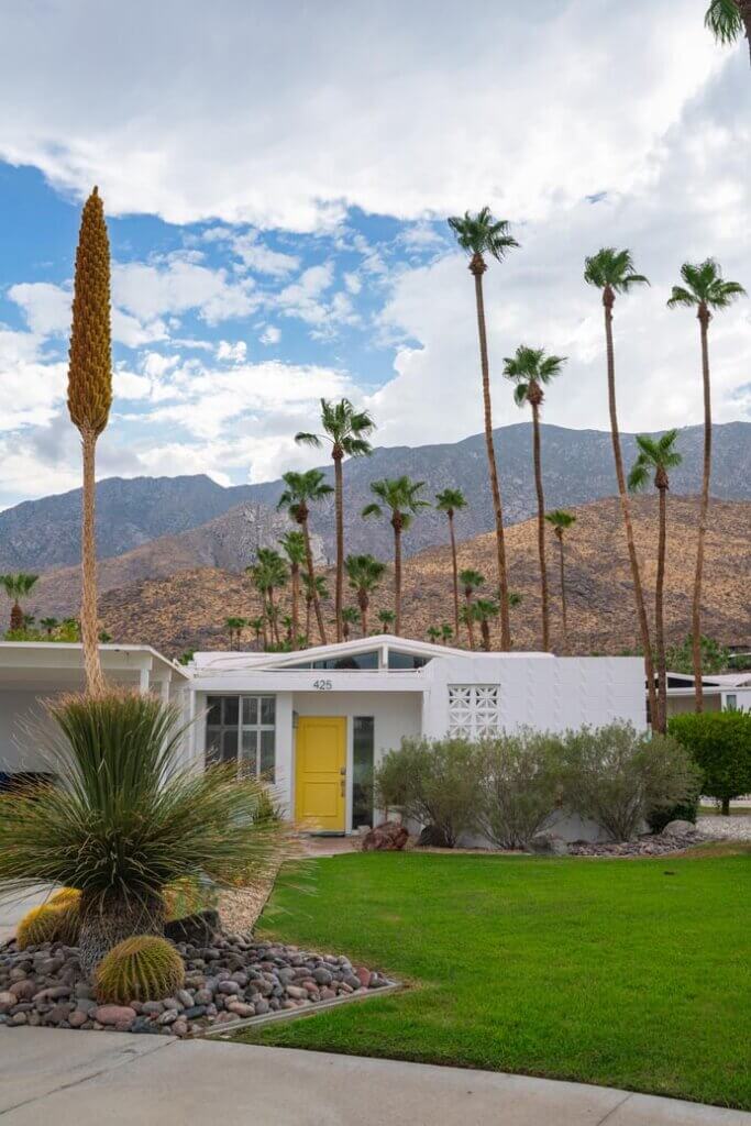Mid Century Modern home in the Don't Worry Darling Cul De Sac El Flor Circle in Palm Springs