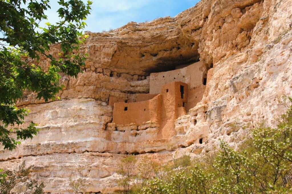 Montezuma-Castle-National-Monument-in-Arizona