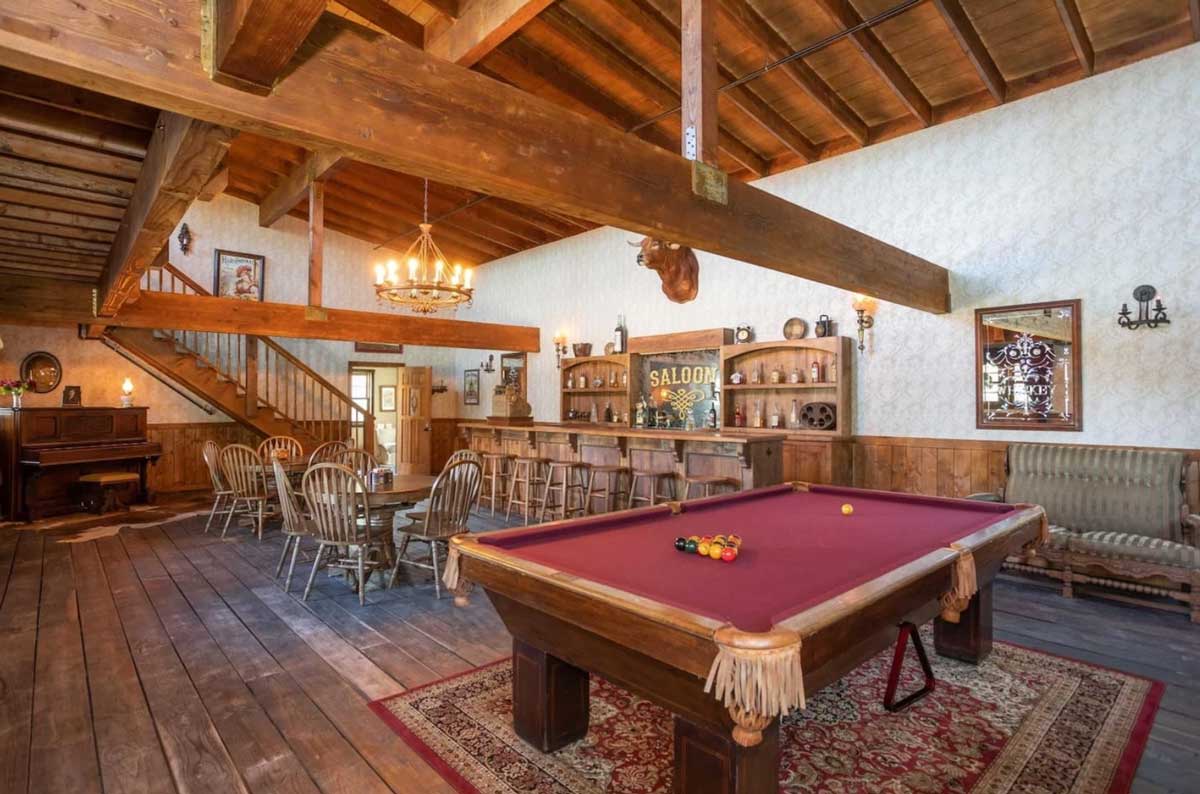 Old-West-Temecula-one-of-the-most-unique-themed-stays-in-California