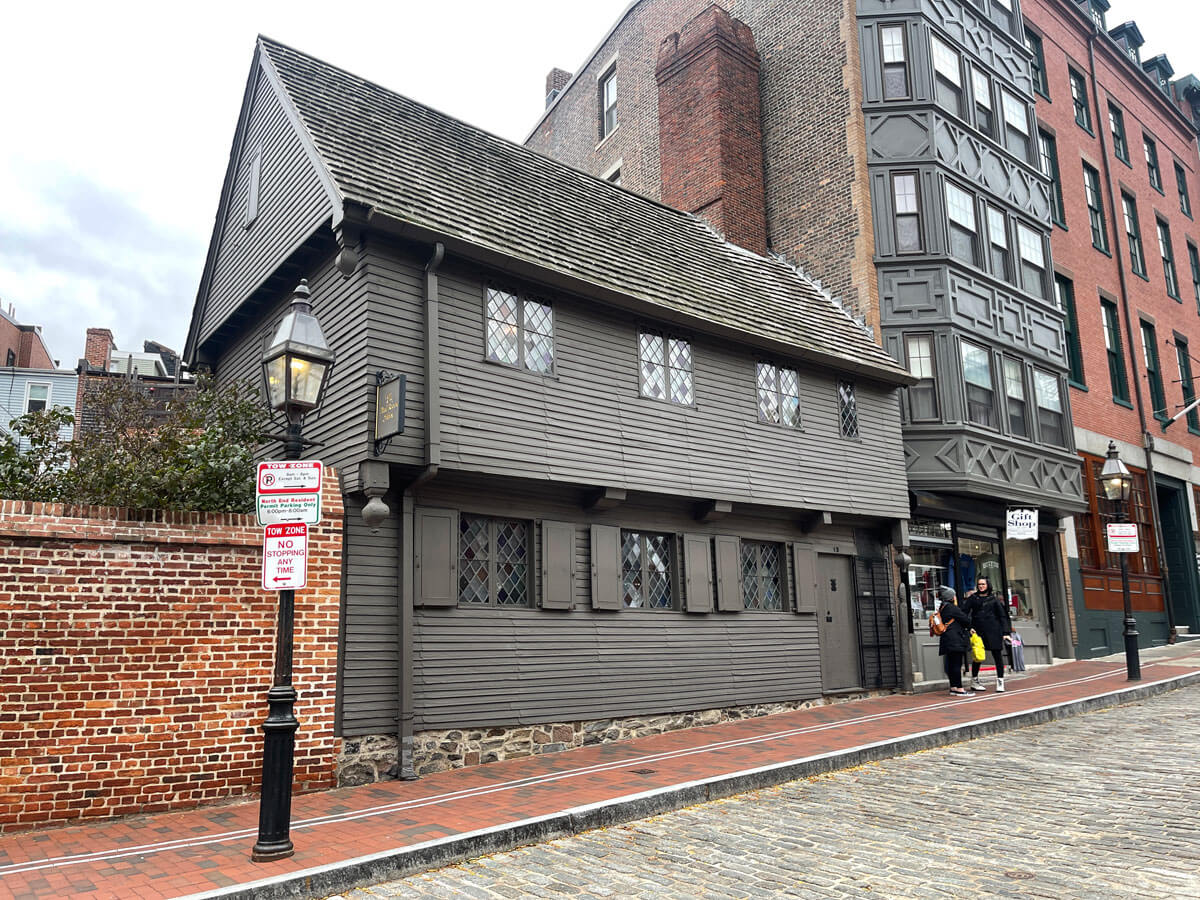 Paul-Revere-House-on-the-Freedom-Trail-in-Boston-North-End