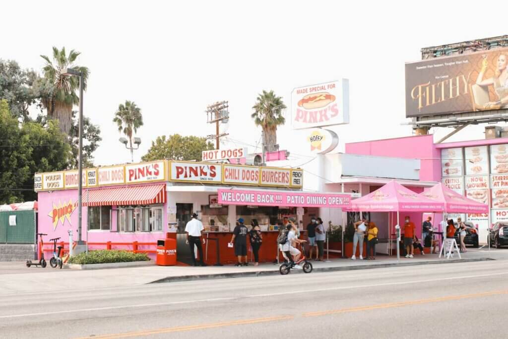 Pinks-Hot-Dogs-in-Hollywood-Los-Angeles-California