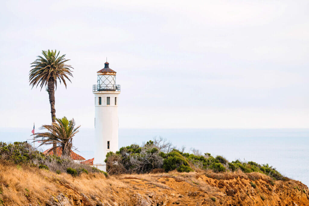 Point-Vicente-Lighthouse-at-Rancho-Palos-Verdes-in-California